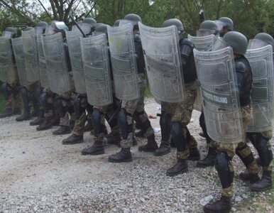 Miniatura: Żołnierze NATO na granicy Serbii i Kosowa