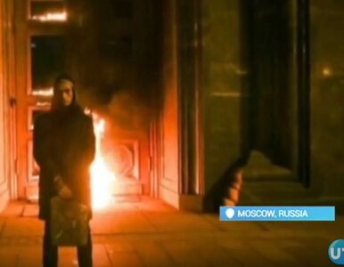 Miniatura: Drzwi Łubianki podpalone. Artysta aresztowany