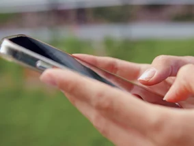 Miniatura: Smartfony drożeją, a klienci rezygnują z...