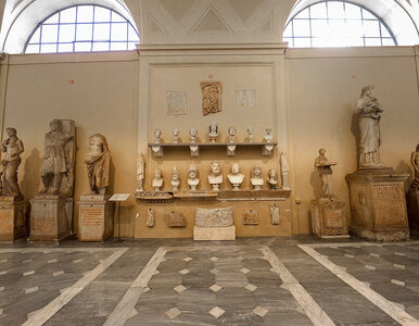 Miniatura: Bezcenne eksponaty w Muzeach Watykańskich...