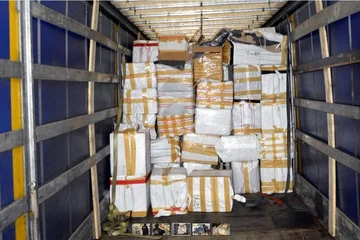 Zatrzymany przez KAS transport podróbek 