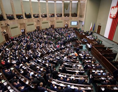 Miniatura: Sondaż poparcia dla partii: PiS ze sporą...