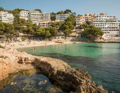 Miniatura: Jakie obostrzenia obowiązują w Hiszpanii?...