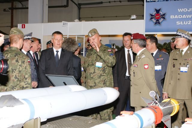 Minister Tomasz Siemoniak odwiedził m.in. Wystawę Sił Zbrojnych RP