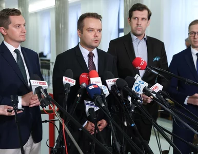 Miniatura: Politycy PiS wzywają Trzaskowskiego do...