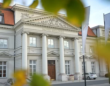 Miniatura: Ten luksusowy hotel w sercu Warszawy...