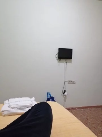 Telewizor w pokoju hotelowym 