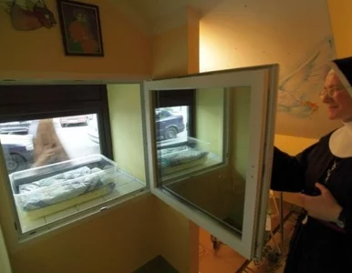 Miniatura: Dziecko w warszawskim oknie życia. Trafiło...