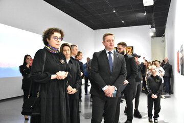 Ambasador Ukrainy w&nbsp;Polsce Wasyl Zvarych na&nbsp;otwarciu wystawy w&nbsp;Warszawie