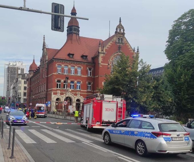 Katowice. Autobus potrącił 19-latkę. Kierowca doprowadzony