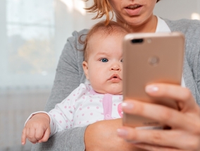 Co ekran robi z&nbsp;mózgiem dziecka? Ekspertka mówi o&nbsp;opóźnionym...