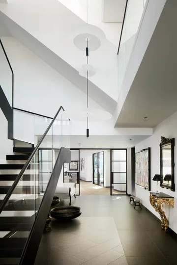 Minimalistyczne wnętrza z retro akcentami, projekt XUL Architecture downloadfor.press. xul