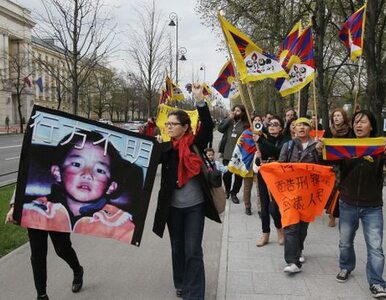 Miniatura: "Tybet płonie!" Protesty przed Kancelarią...