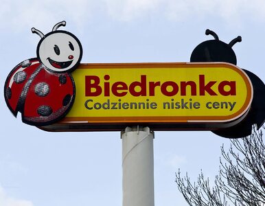 Miniatura: Klient Biedronki znalazł larwy w znanych...