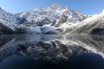 Morskie Oko czeka na turystów (fot. PAP/Grzegorz Momot)