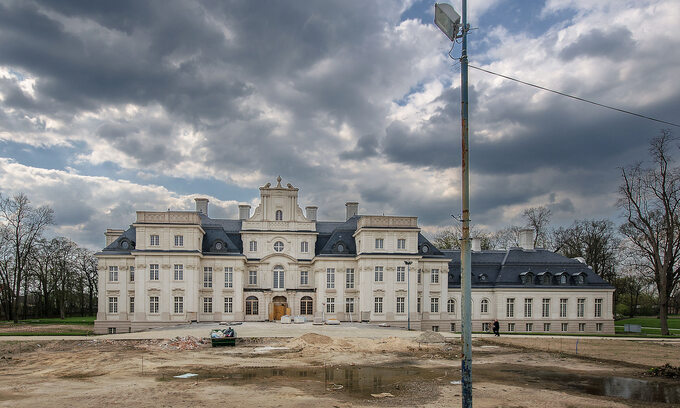 Pałac w Chróstniku na ostatnim etapie remontu
