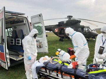 Transport pacjenta chorego na COVID-19 z mobilnym ECMO przez zesp&oacute;ł CSK MSWiA