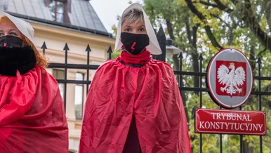 Miniatura: Sejmowa komisja zbierze się po niemal 800...