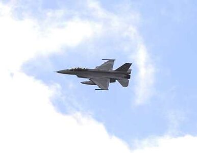 Miniatura: F-16 lądował awaryjnie na Okęciu