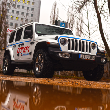Corvetta Stingray C3 i&nbsp;Jeep Wrangler w&nbsp;Panek CS