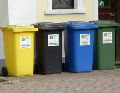 Nowy sposób obliczania stawki za śmieci w Warszawie. W kogo uderzy system?