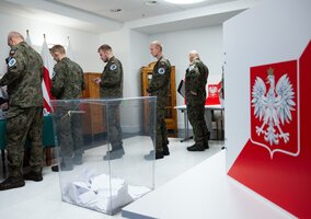 Miniatura: Polacy za granicą głosowali inaczej niż w...