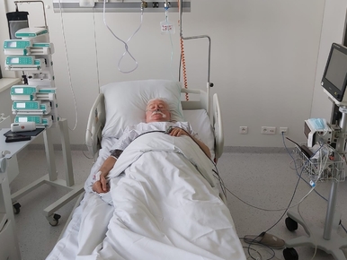 Lech Wałęsa trafił do szpitala. „Bywa i tak”