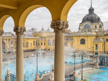 Europejska stolica słynie z łaźni termalnych. Która?