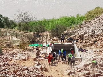 Akcja ratunkowa przy trasie w Peru 