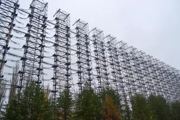 Duga Duga, Russian Woodpecker lub też Oko Moskwy (tej nazwy używają tylko Polacy) - radziecki strategiczny radar pozahoryzontalny, który miał wykrywać nadlatujące pociski Stanów Zjednoczonych. Określenie "Russian Woodpecker" (rosyjski dzięcioł) wzięło się stąd, że radar pracował w zakresie fal krótkich, przez co był łatwo słyszalny w Europie, a sygnał przez niego nadawany przypominał właśnie rytm stukającego dzięcioła.