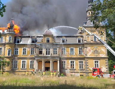 Miniatura: Pożar neogotyckiego pałacu. Strażacy...