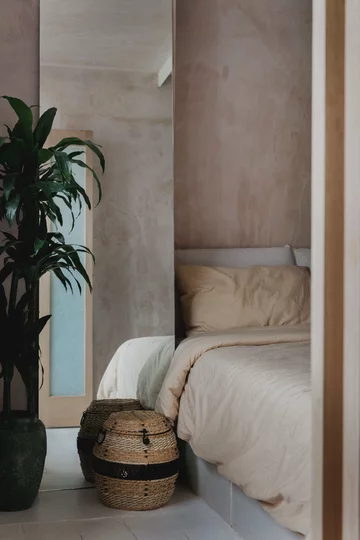 Śródziemnomorski klimat w pochmurnym Londynie, projekt Red Deer downloadfor.press, red deer