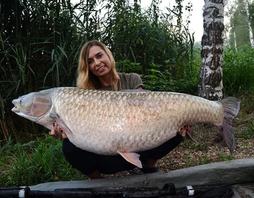 Monika Lechowska-Bacia z amurem 