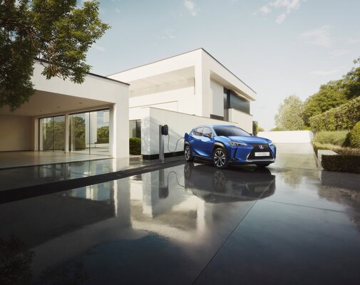 Miniatura: Lexus UX 300e