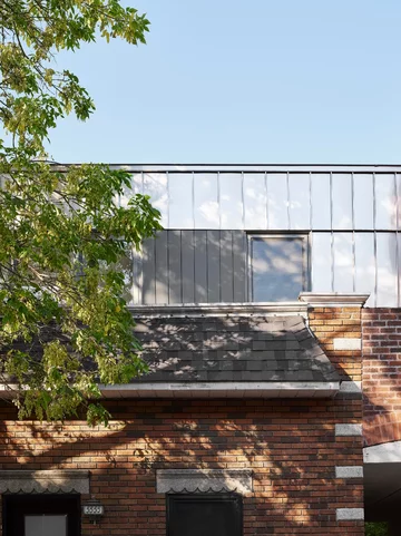 Rodzinny dom z dobudówką, projekt ALEXANDRE BERNIER ARCHITECTE 