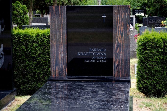 Grób aktorki Barbary Krafftówny na Cmentarzu Wojskowym na Powązkach