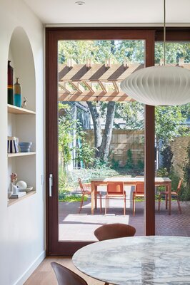 Miniatura: Wnętrze z łukami, projekt Dubbeldam...