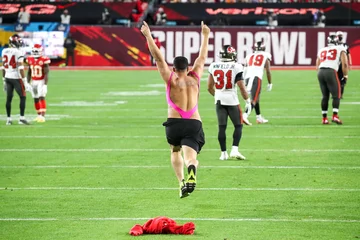 Pitch invader na Super Bowl 2021 