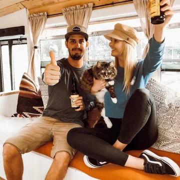 Tyler Hjorting, Lexi O’Brien i ich dom na kółkach 