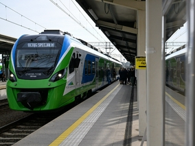 Nowa linia kolejowa w Polsce. Tanio i szybko na popularne lotnisko