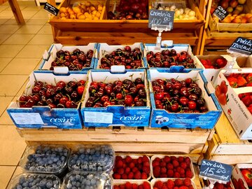 Czereśnie kosztują 100 zł/kg