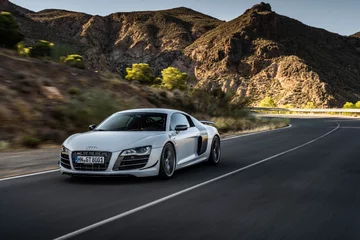 Audi R8 Coupé V10 GT RWD 