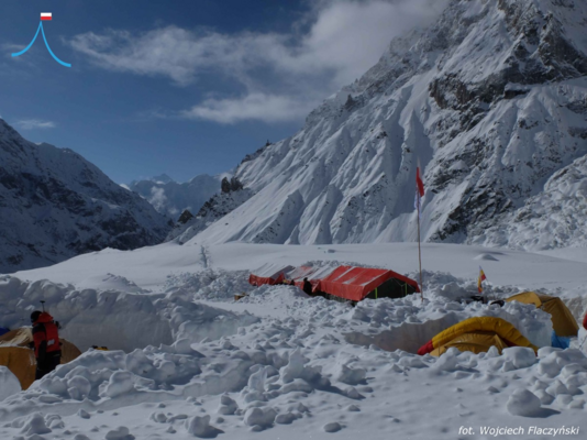 Miniatura: BaturaSar2020. Polacy rozpoczęli wspinaczkę