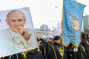 Narodowy Marsz Papieski w Warszawie 