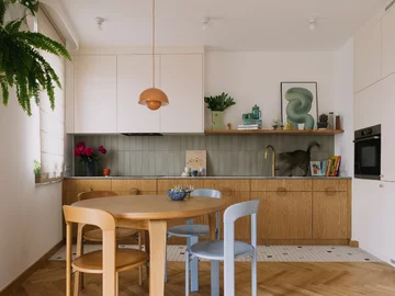 Małe, lecz kolorowe mieszkanie, projekt: FUGA Architektura Wnętrz 