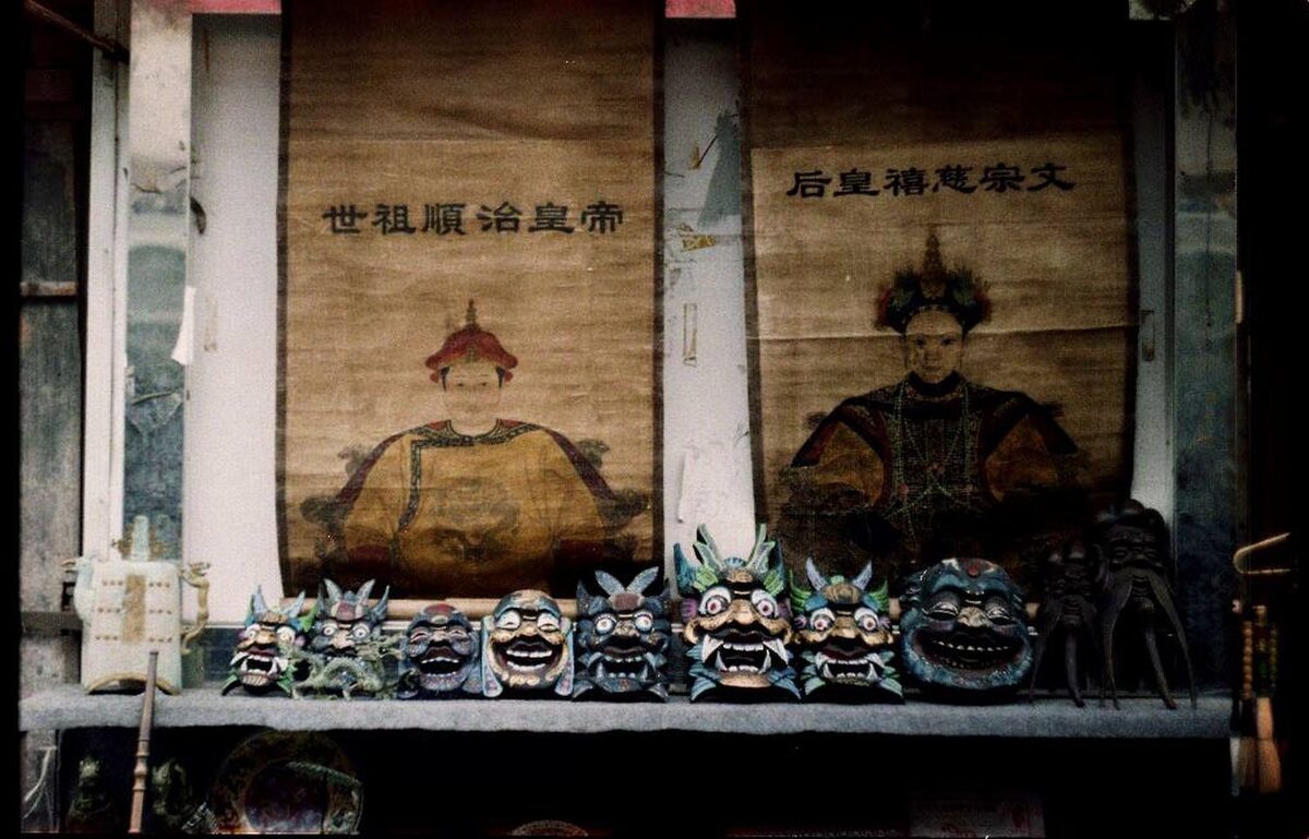 Antyki sprzedawane na Dongtai - ulicy ze starociami w Szanghaju (fot. Kinga Pawlukiewicz)
