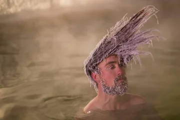 Uczestnicy "konkursu zamarzniętych włosów" 