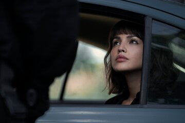 Eiza Gonz&aacute;lez jako Auggie Salazar w&nbsp;serialu &bdquo;Problem trzech ciał&rdquo;