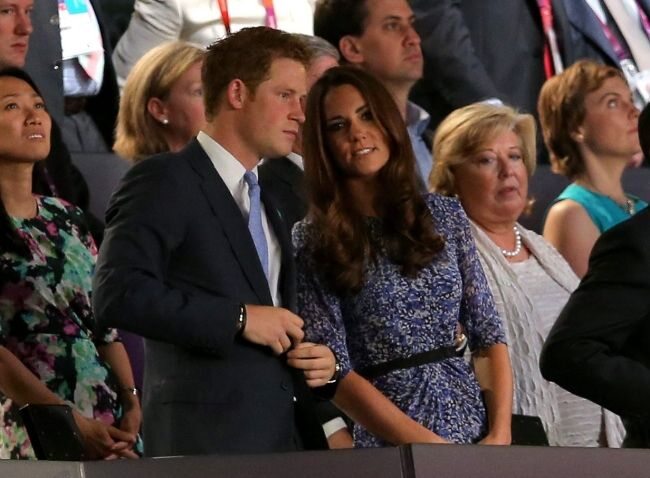 Rodzinę królewską na ceremonii zamknięcia igrzysk reprezentowali książę Harry i księżna Catherine (fot. EPA/CHRISTIAN CHARISIUS/PAP)