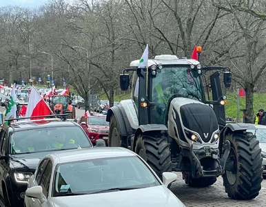 Miniatura: Rolnicy rozpoczęli protest. Zablokowali...